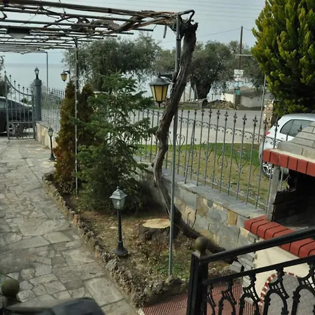 Semesterbostad Diomidi's House