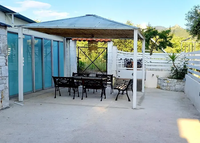 Dom wakacyjny Diomidi's House